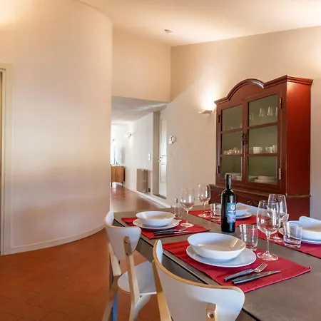 Piazza Anfiteatro - Elegant Apartment Lucca